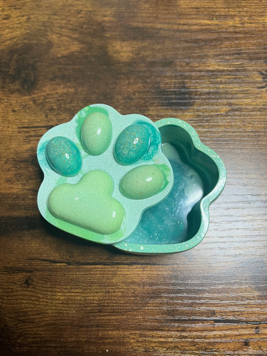 Green puppy storage box ￼